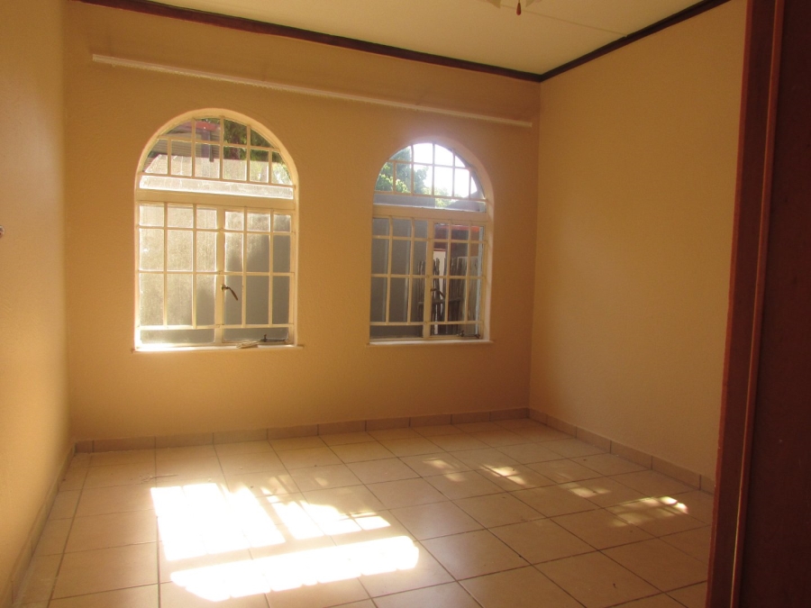 To Let 3 Bedroom Property for Rent in Heuwelsig Free State
